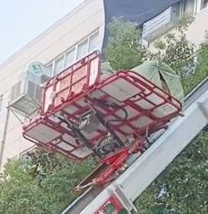 元朗錦上路村屋三樓清拆
